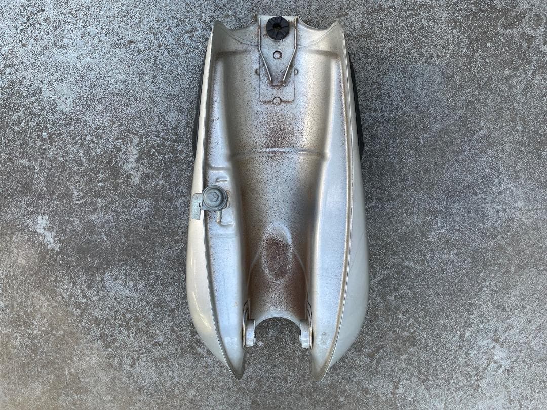 ホンダ　CL50　ガソリンタンク　シルバー　中古