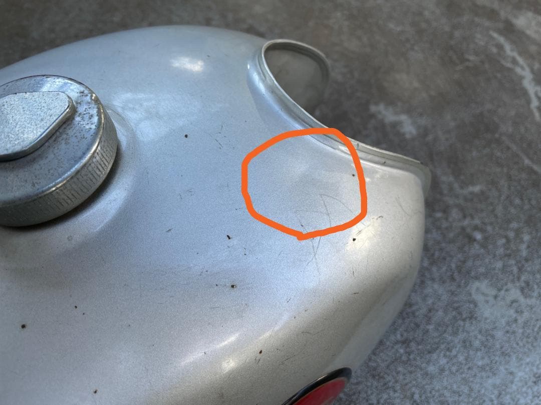 ホンダ　CL50　ガソリンタンク　シルバー　中古