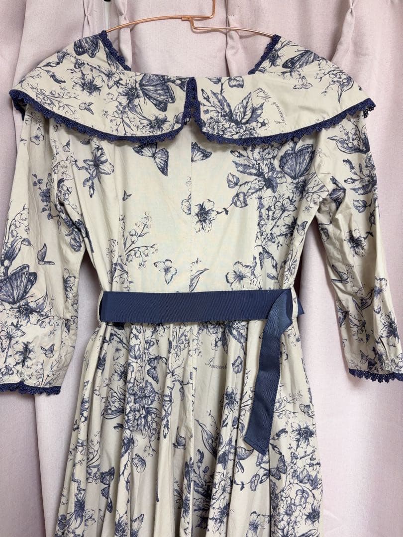 Innocent World 木漏れ日の中の鈴蘭ワンピース