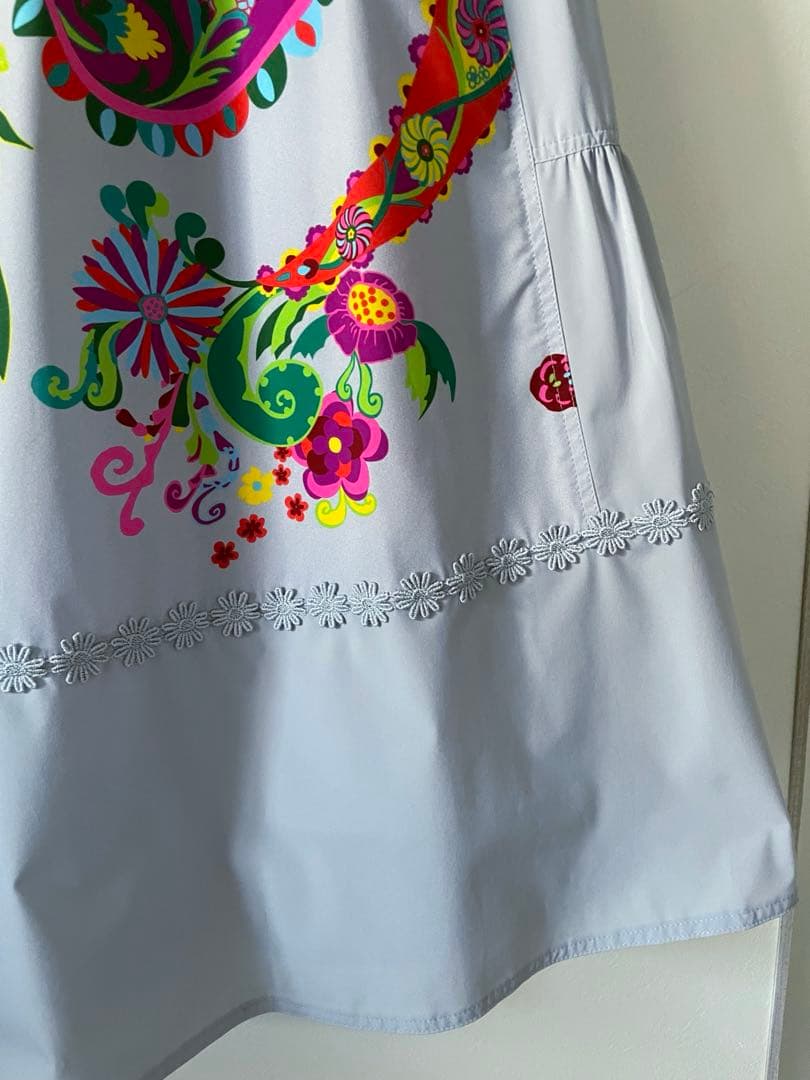 トクコプルミエブォル花柄ノースリーブフレアチュニックワンピース