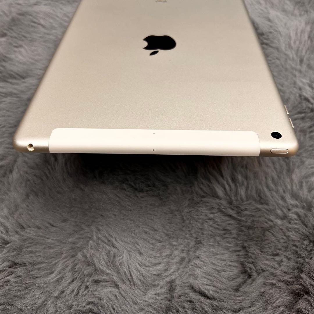 【中古】iPad第7世代 32GB シルバー Wi-Fi + Cellular