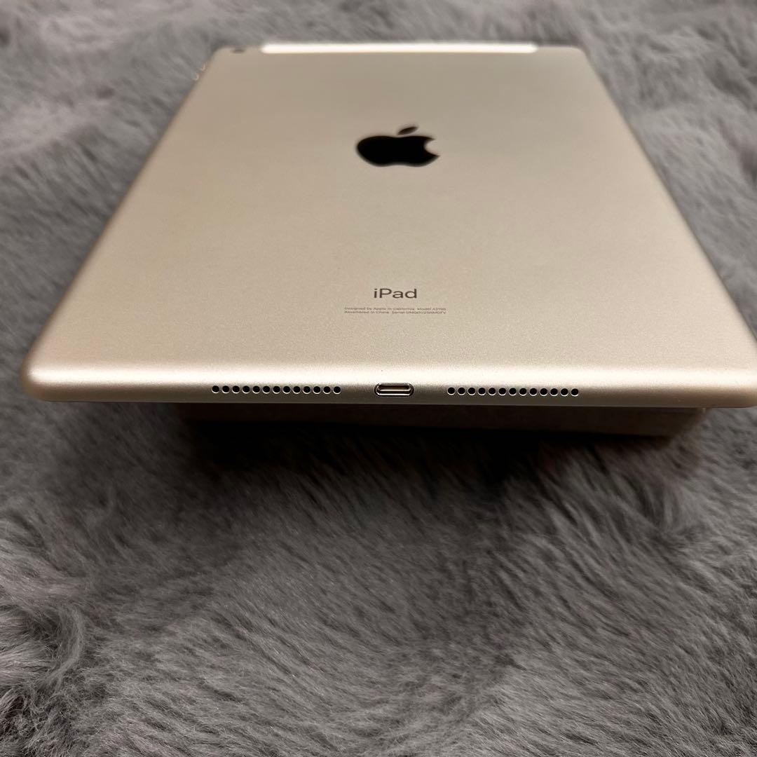 【中古】iPad第7世代 32GB シルバー Wi-Fi + Cellular