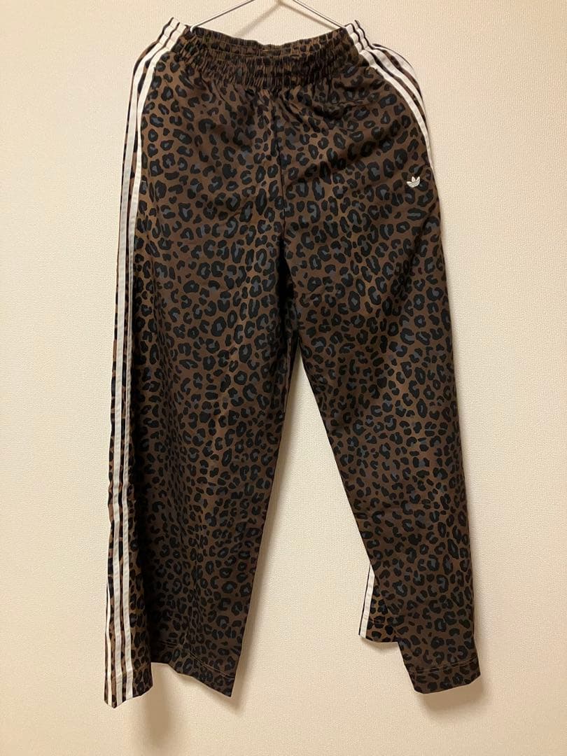 adidas レオパード ファイヤーバード オーバーサイズ トラックパンツ