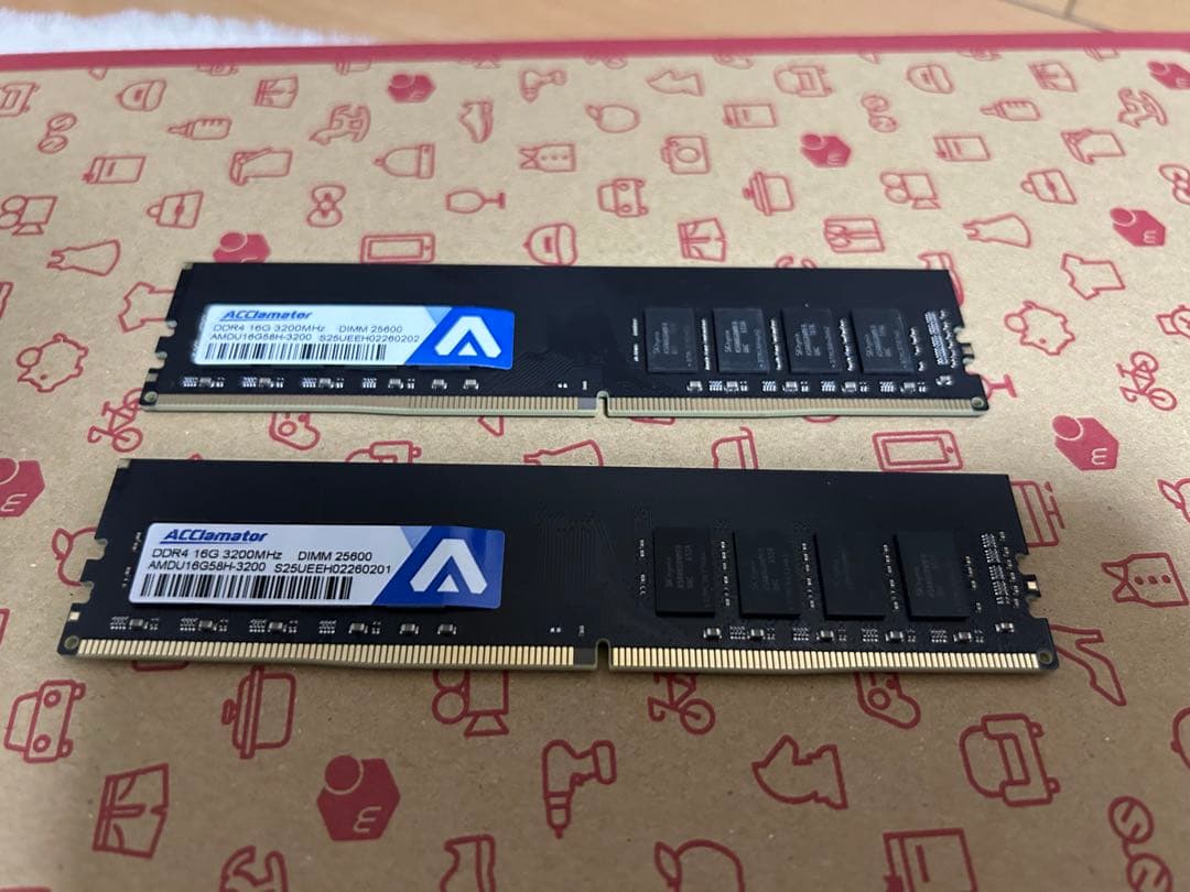 ACClamator DDR4 3200 32GB (2 x 16GB)メモリ