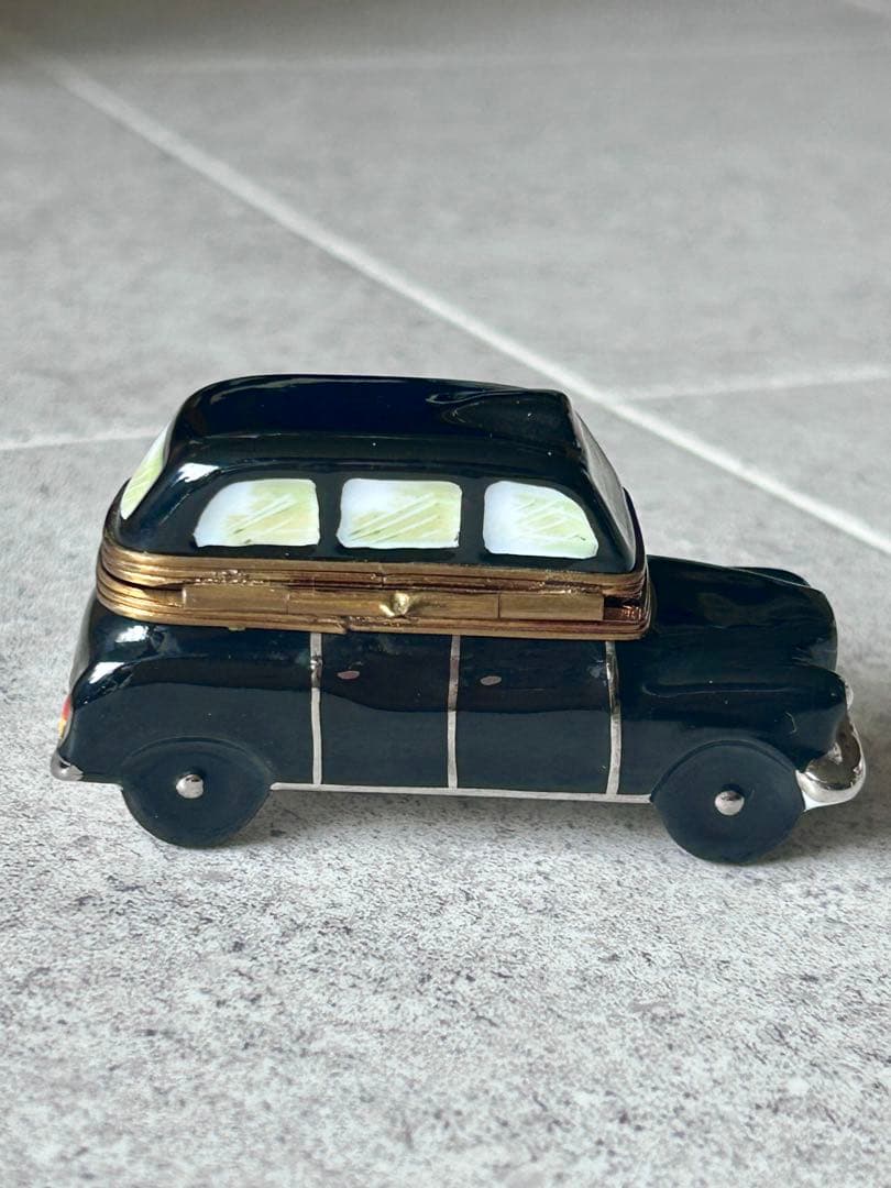 リモージュボックス　フランス製　GR ロンドンタクシー　黒い　小物入れ、置物