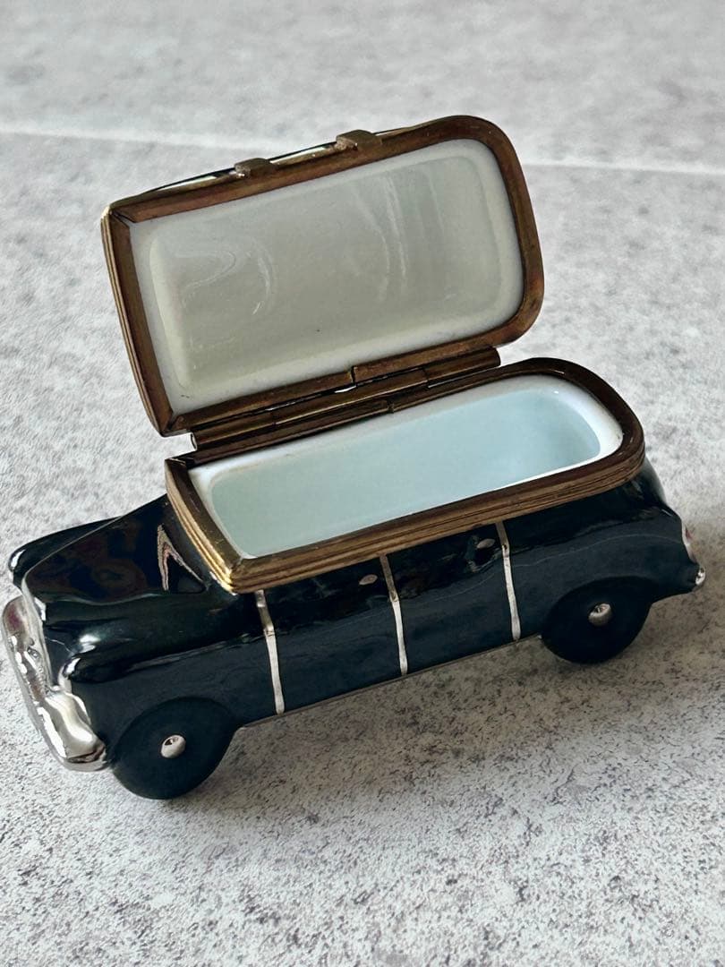 リモージュボックス　フランス製　GR ロンドンタクシー　黒い　小物入れ、置物