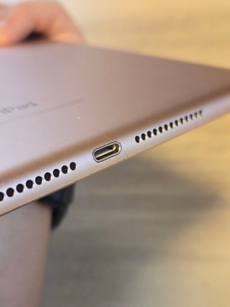 Apple iPad (第6世代) ゴールド 128GB A1954