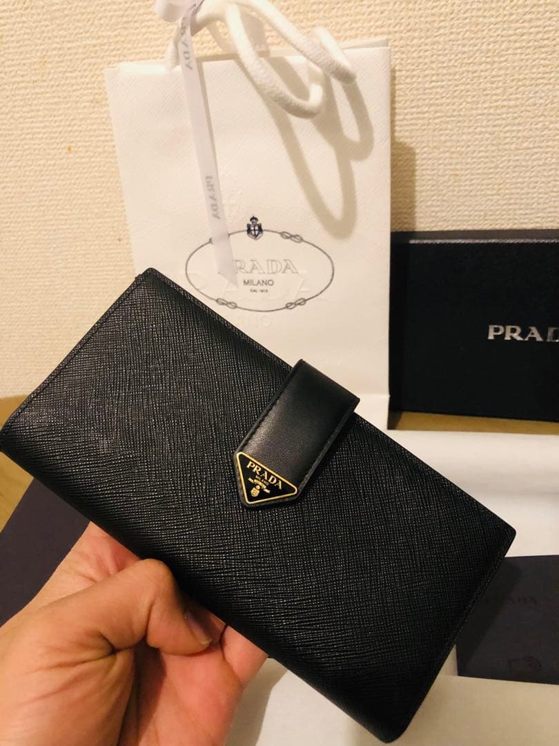 PRADA ブラック 長財布(小銭入れあり) 黒 1MV025