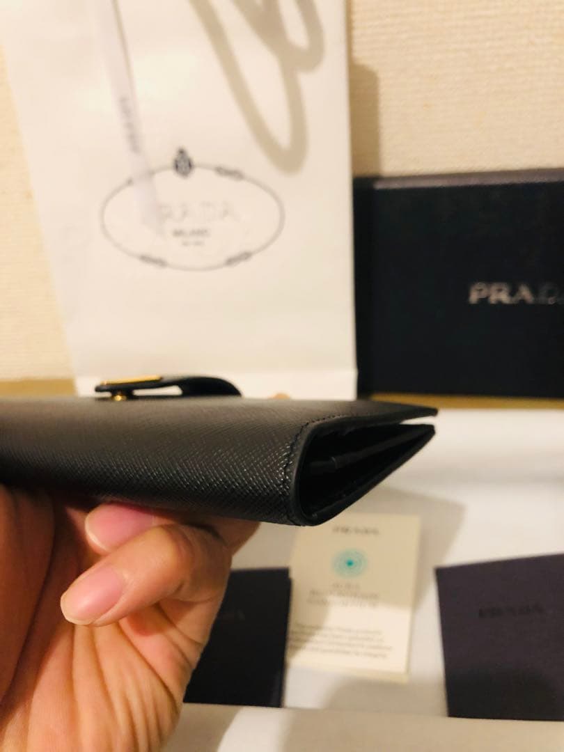 PRADA ブラック 長財布(小銭入れあり) 黒 1MV025