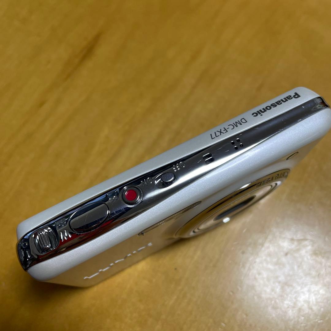 デジタルカメラ Panasonic LUMIX DCM-FX77