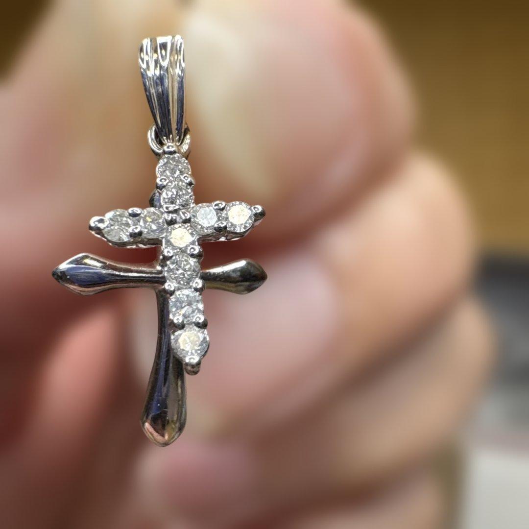 プラチナ ダイヤモンドクロスチャーム