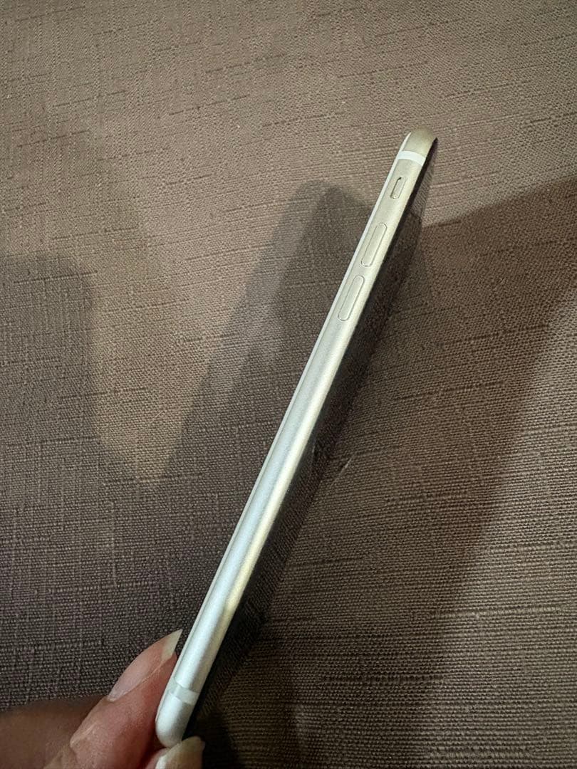 iPhone SE 第3世代 128GB スターライト SIMフリー 即発送