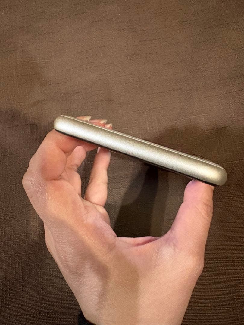 iPhone SE 第3世代 128GB スターライト SIMフリー 即発送