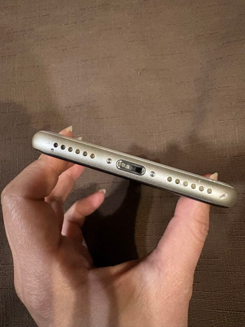 iPhone SE 第3世代 128GB スターライト SIMフリー 即発送