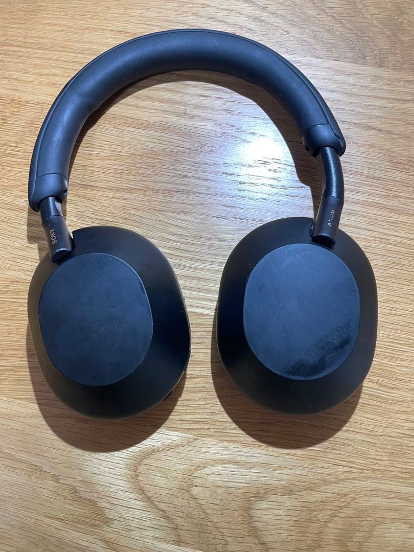 Sony WH-1000XM5 ブラックケース付き