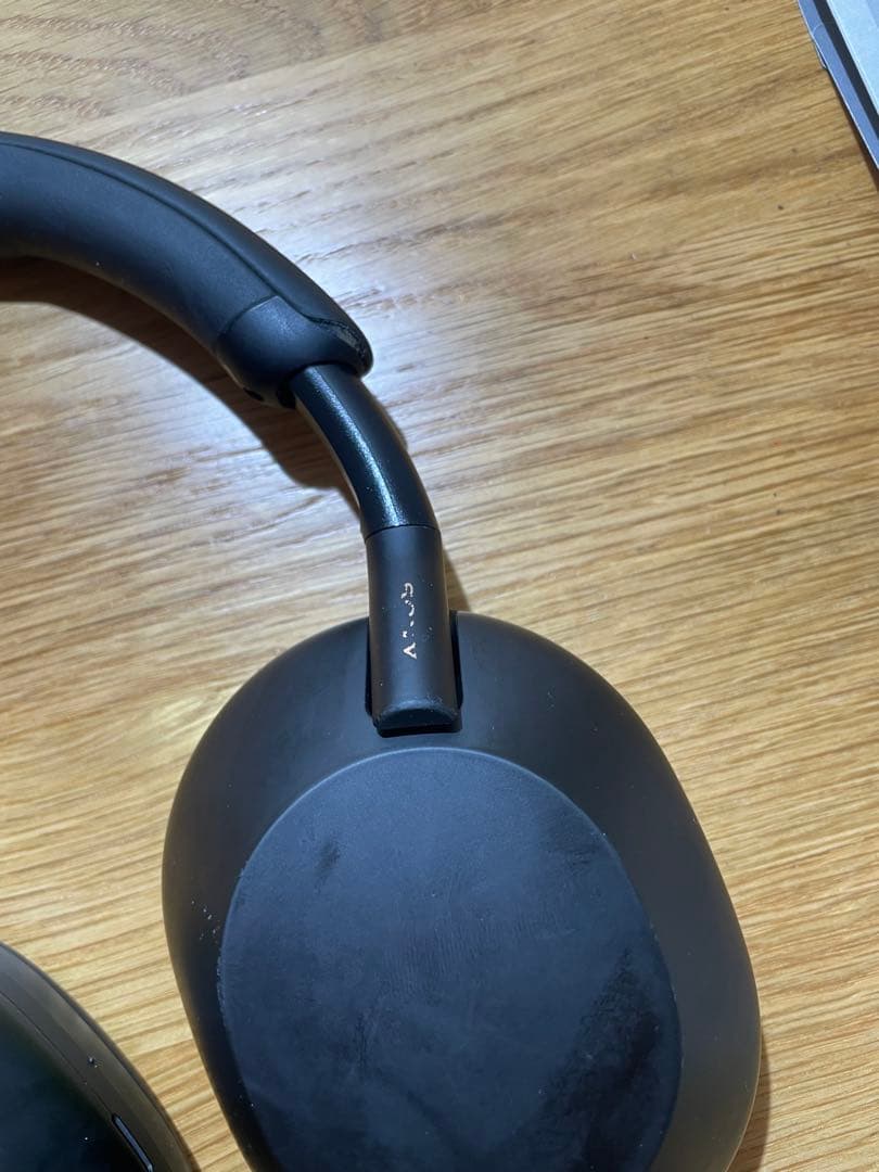 Sony WH-1000XM5 ブラックケース付き