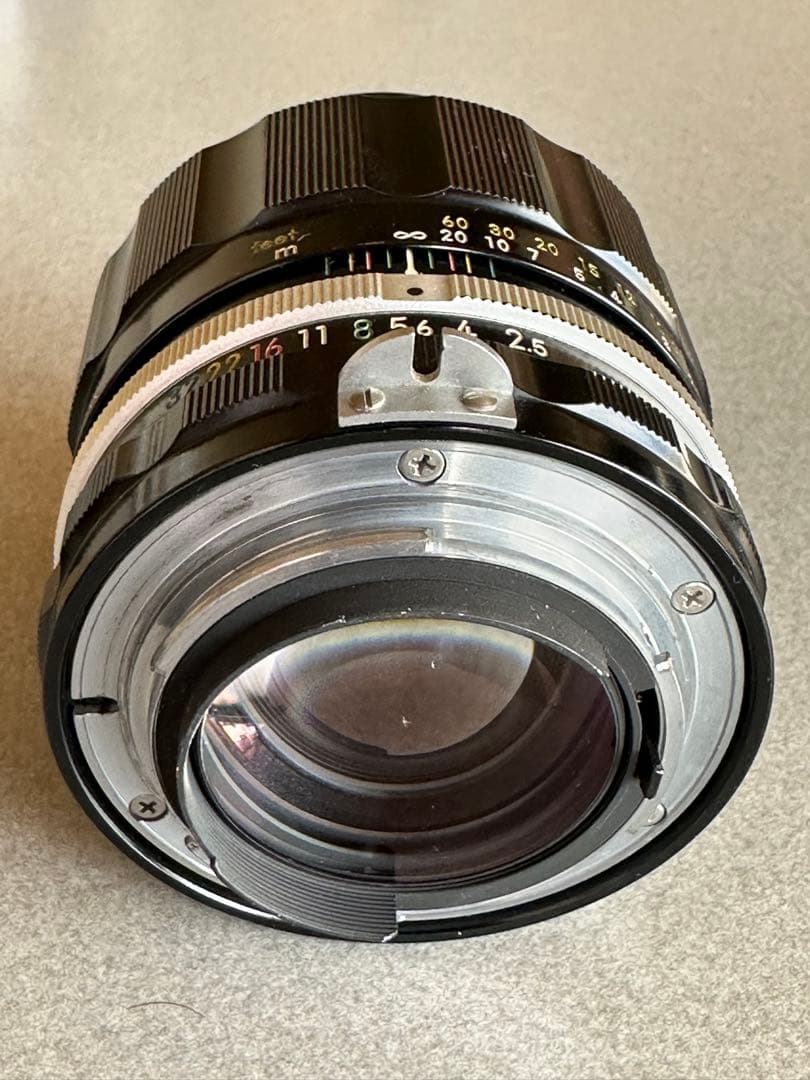 Nikon ニコン Nikkor-P.C 105mm f/2.5 レンズ、フード