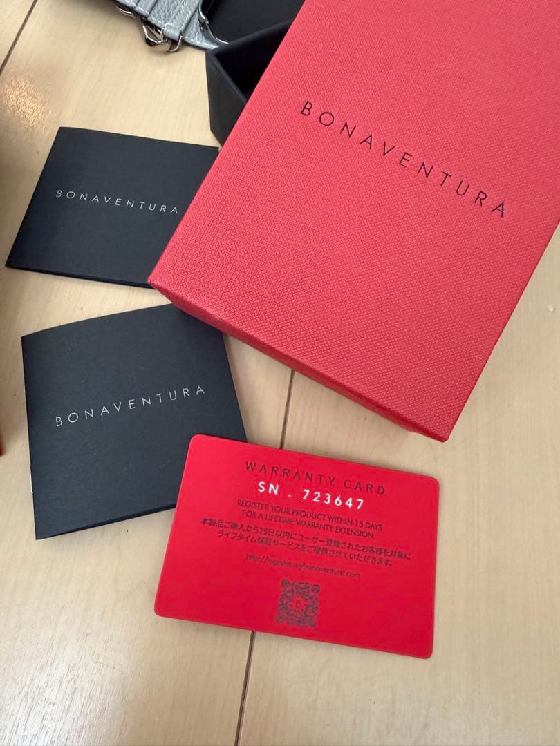 iPhone15Pro ほぼ新品 ボナベンチュラ手帳型（ショルダー付き）