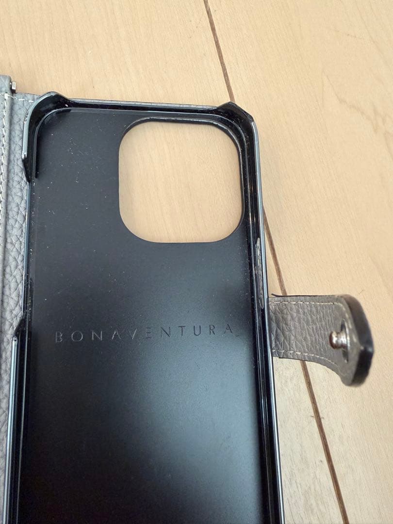 iPhone15Pro ほぼ新品 ボナベンチュラ手帳型（ショルダー付き）