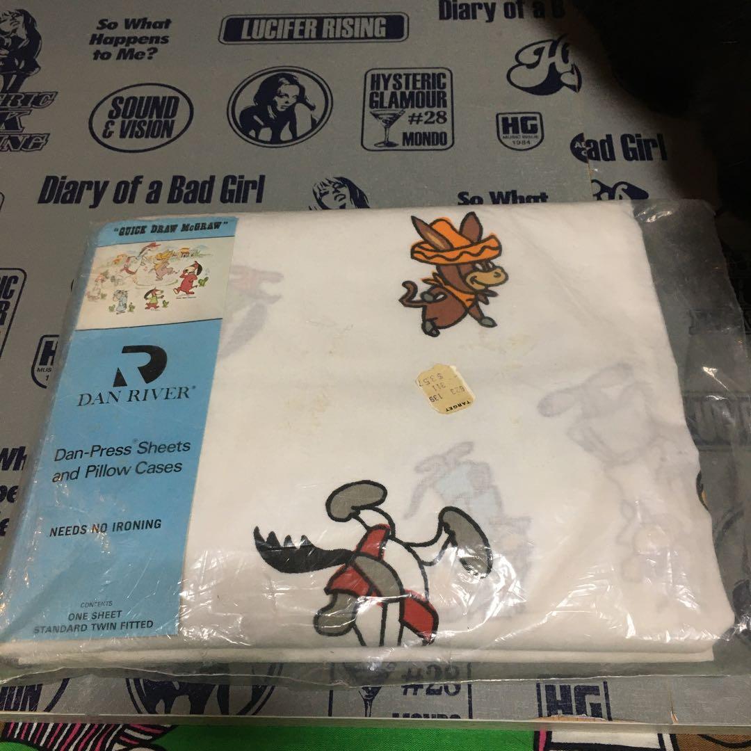 ヴィンテージシーツ　ヨギベア　ハックルベリー