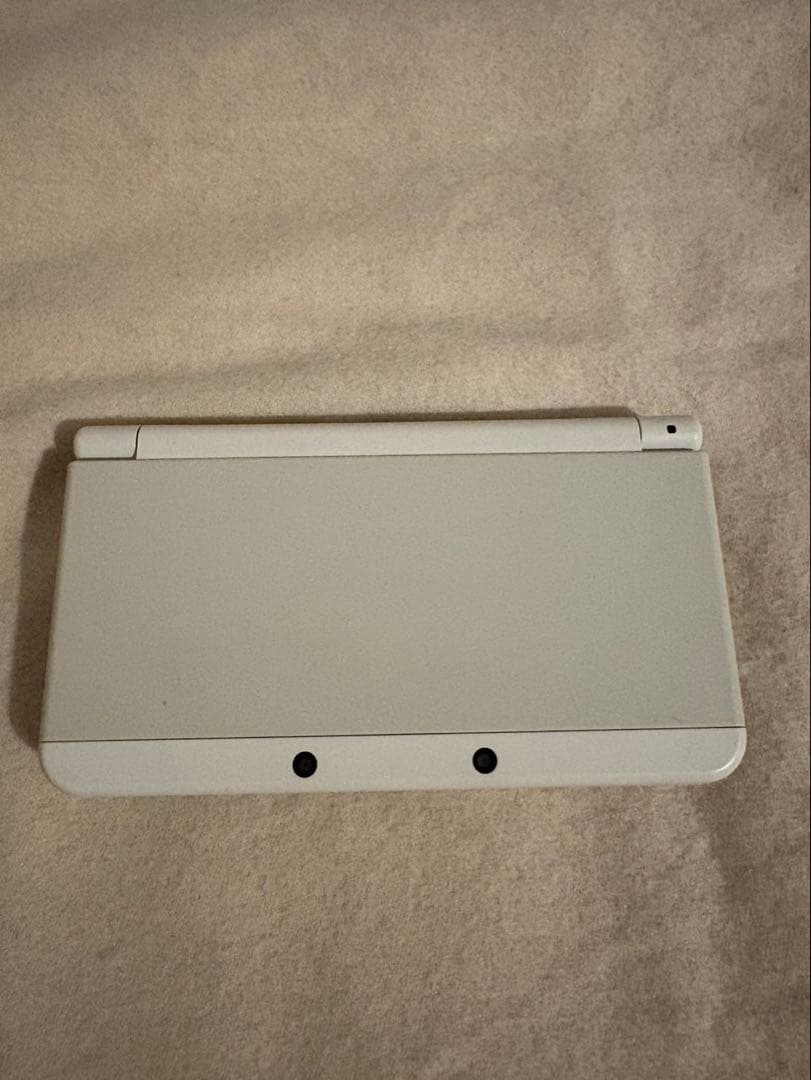 ニンテンドー3DS ホワイト 本体＋とびだせどうぶつの森 ソフト付き
