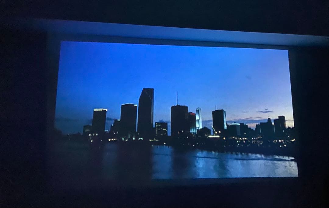 iWIMIUS P65 プロジェクター 本体（ケース付）