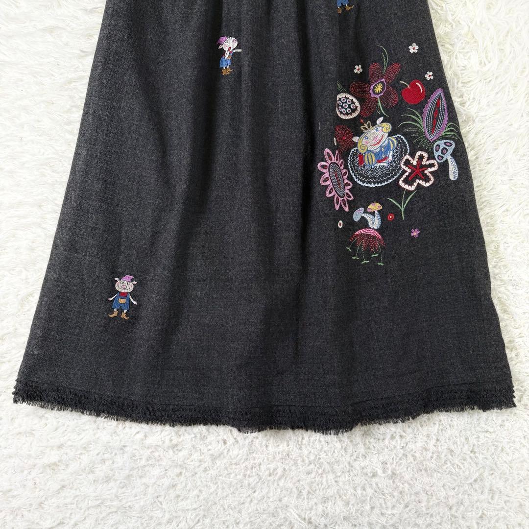 オレボレブラ ワンピース ノースリーブ 白雪姫 ブタさん 刺繍 フリル