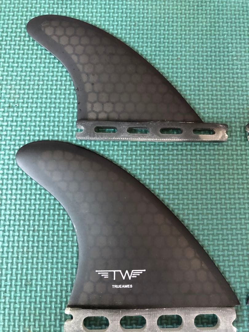 美品　TRUE AMES タイラーウォーレン　クアッドフィン