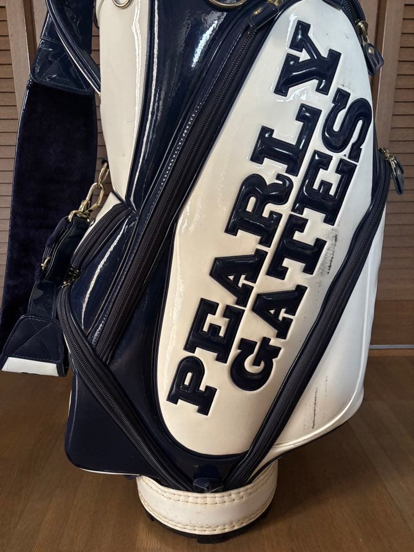 美品パーリーゲイツネイビーホワイトエナメルキャディーバック