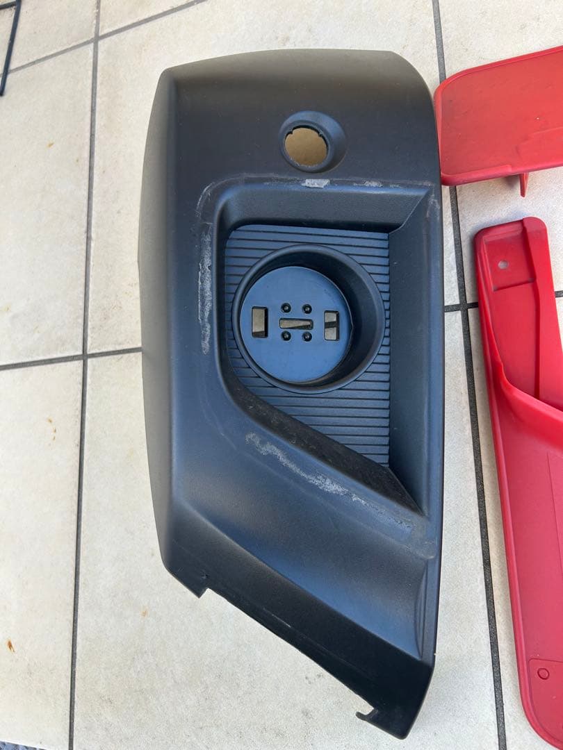 ダイハツ タフト TAFT 純正マッドガード レッド