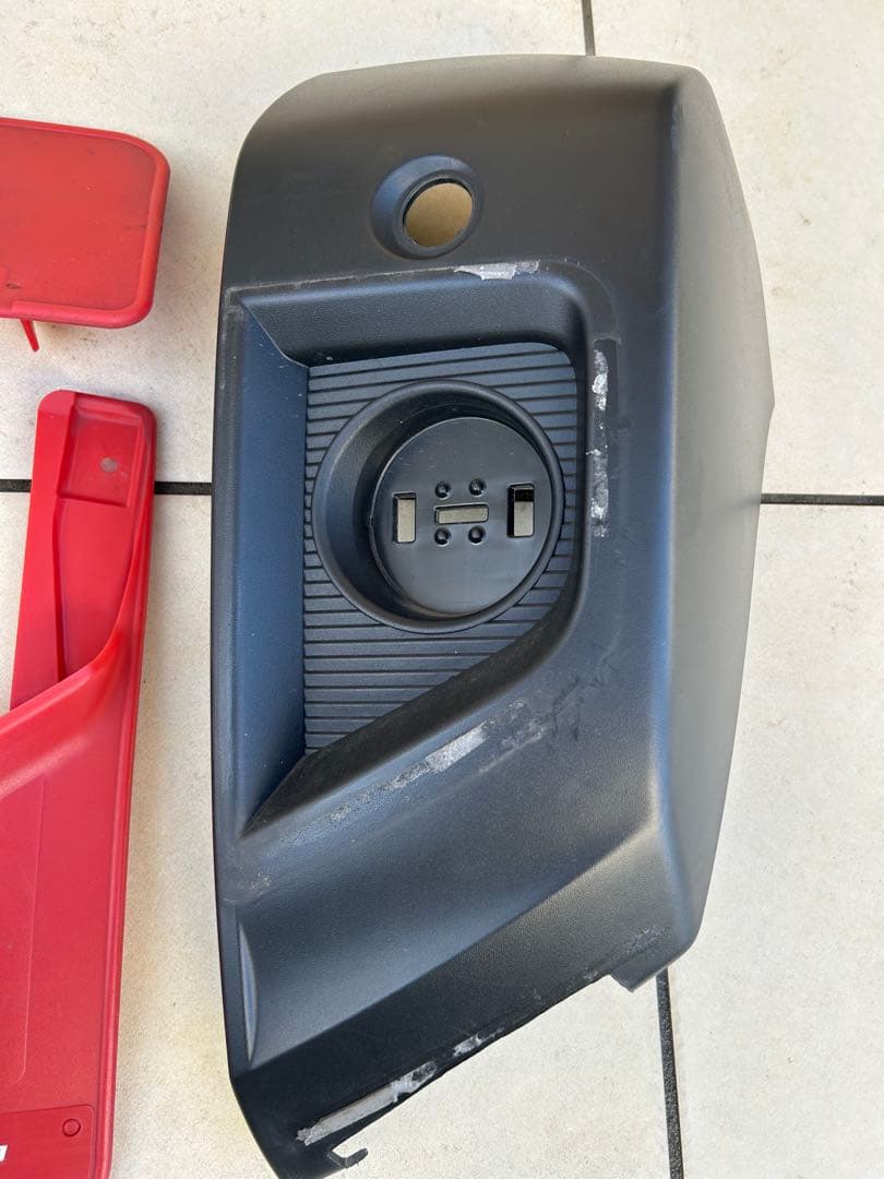 ダイハツ タフト TAFT 純正マッドガード レッド