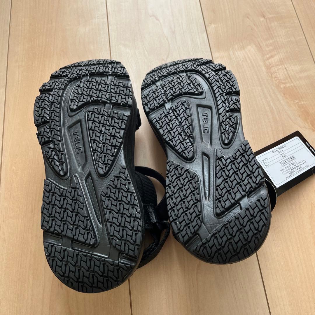 TELIC Recovery Footwear ブラックサンダル