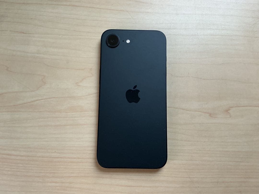 iPhone16e 128GB本体　ブラック　バッテリー100%