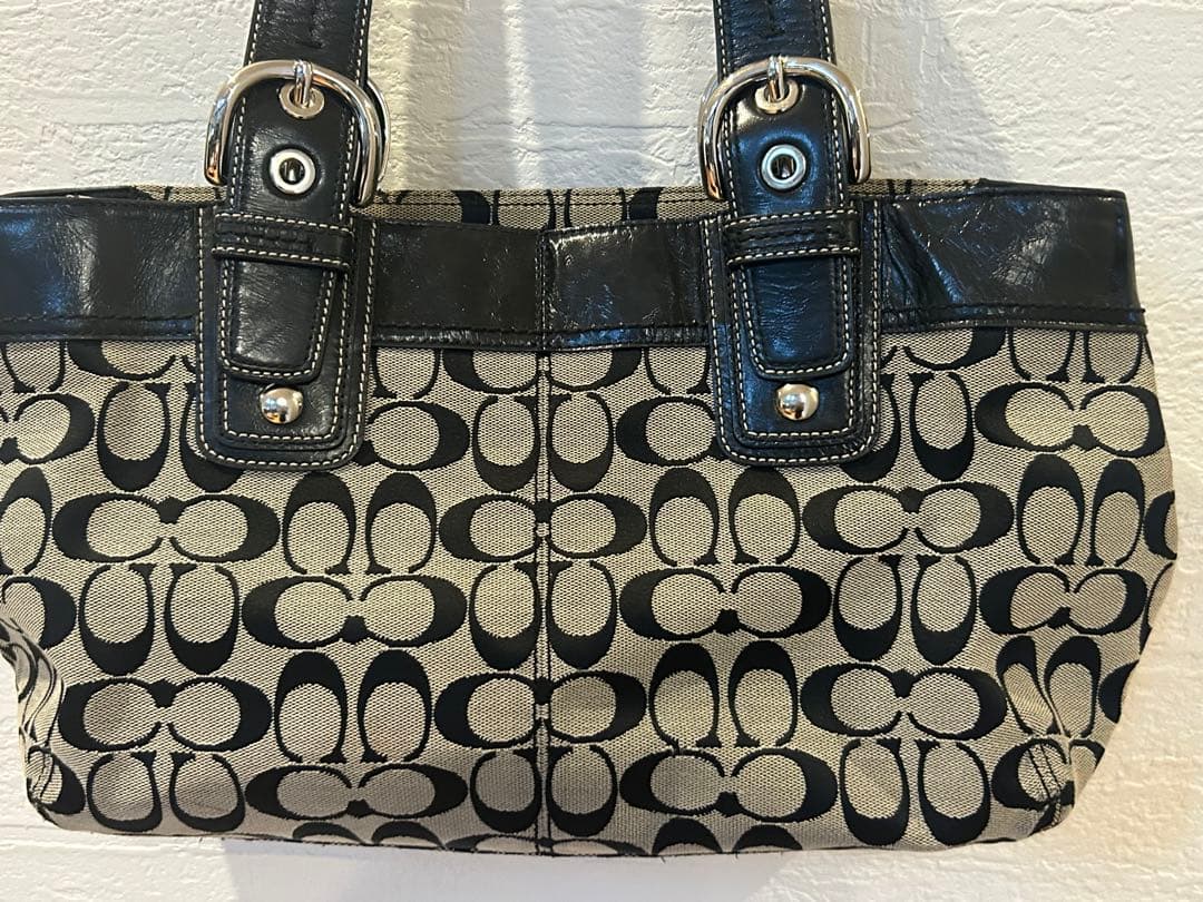 Coach ショルダーバッグ 黒　シグネチャー　肩がけ