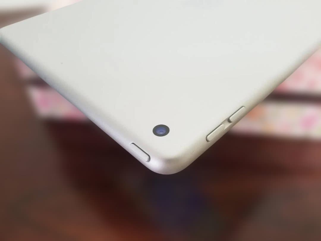 057 美品 iPad 第8世代 10.2 A12◆32GB◆バッテリー98％