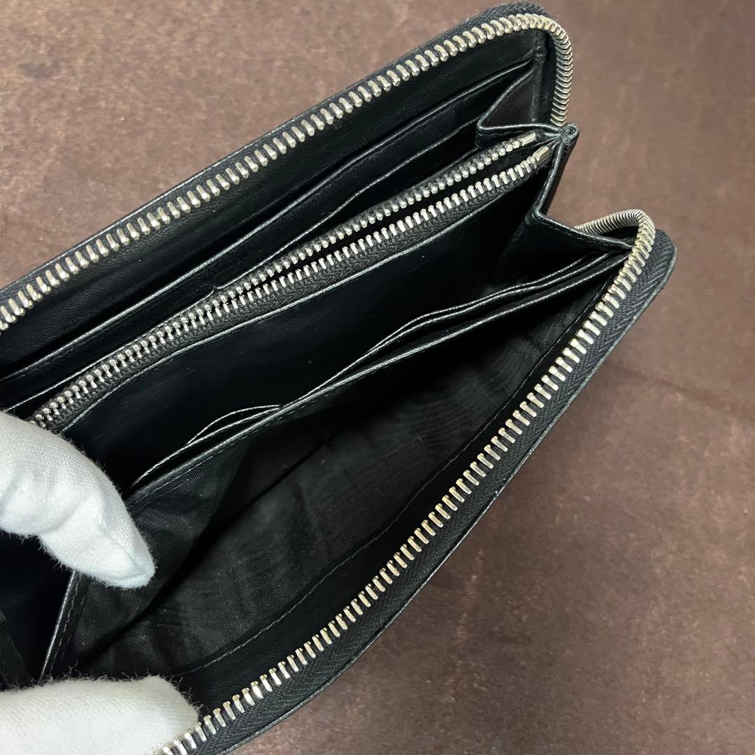 ☆miu miu ミュウミュウ黒、シルバー、紺のクールなデザインレザー 長財布