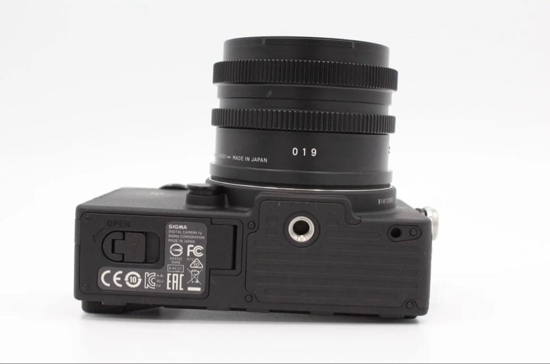 【極美品】SIGMA シグマ フルサイズミラーレス一眼カメラ fp & 45mm