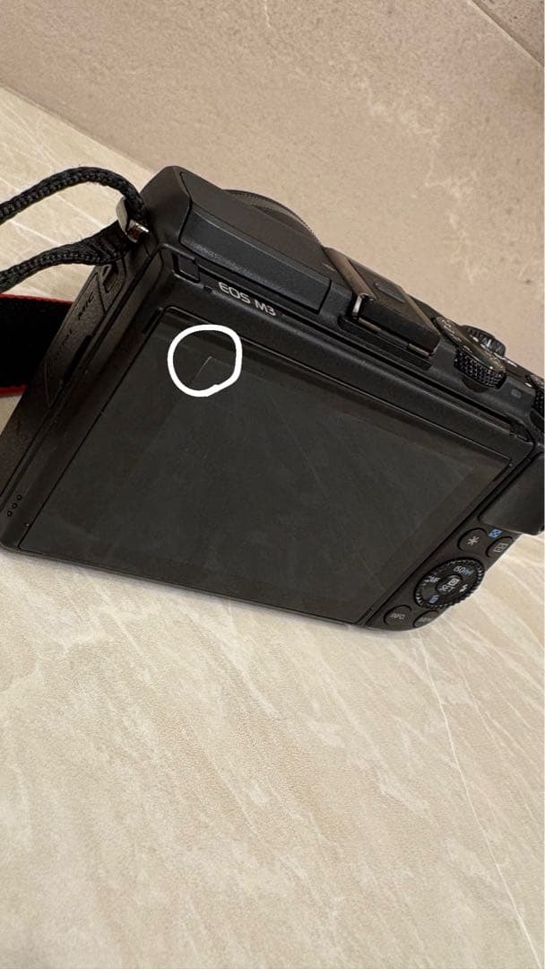 Canon EOS M3 ズームレンズとシグマ単焦点レンズ付き