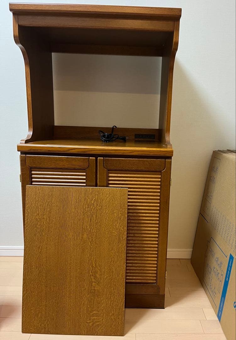 17日まで❗️キッチンラック・キッチンボード★電子レンジ台•炊飯器台・コンセント付