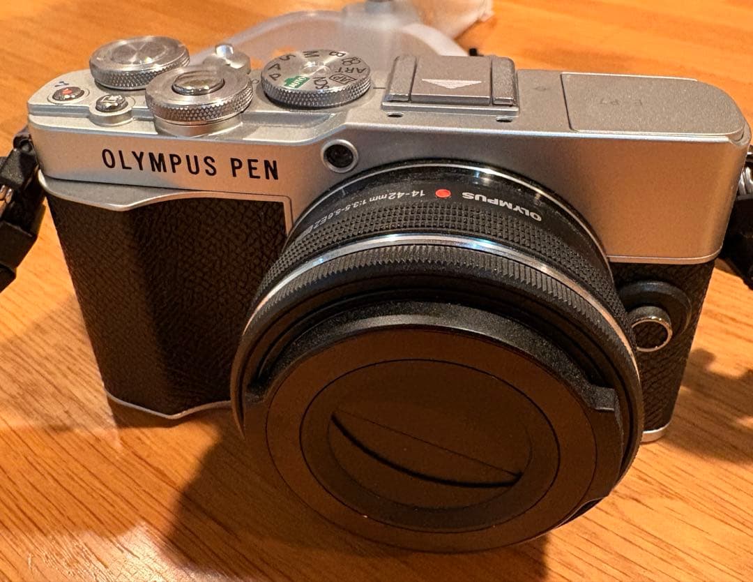 OLYMPUS PEN EP7ミラーレス一眼カメラ 14-42mm