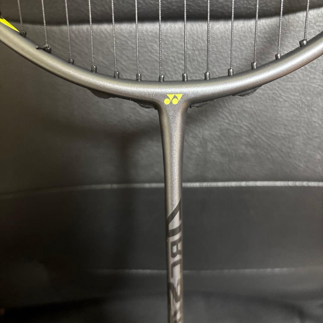 【美品】YONEXバドミントンラケットアークセーバー7