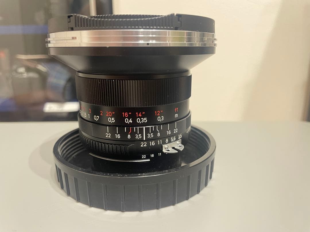 Carl Zeiss Distagon T* 3.5/18 ZF カールツァイス