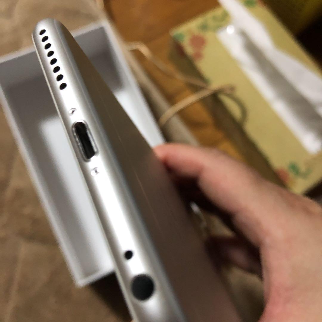 大幅値下げ　iPhone 6 Plus Silver 16 GB au