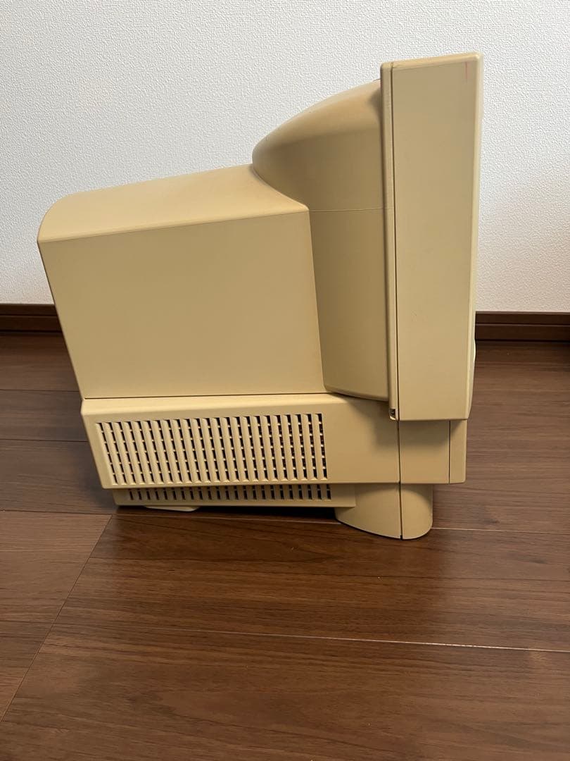 Macintosh LC575 本体