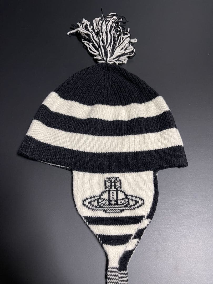 廃盤レア2022年復刻版★美品正規品ヴィヴィアン耳当て付きニット帽 黒白NANA