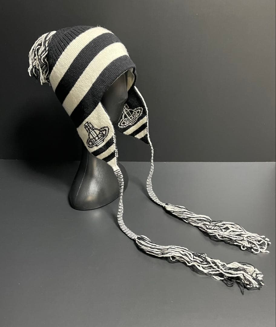 廃盤レア2022年復刻版★美品正規品ヴィヴィアン耳当て付きニット帽 黒白NANA