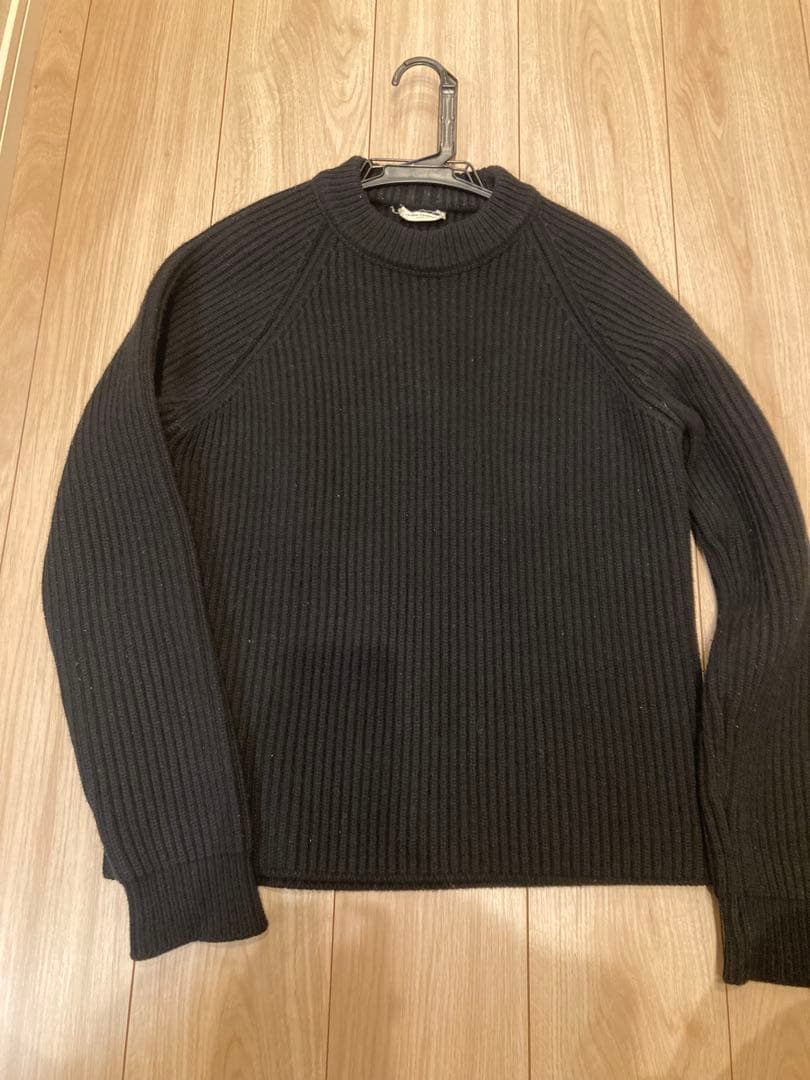 ネックタグ取れてます。SAINT LAURENT ブラックリブ編みセーター