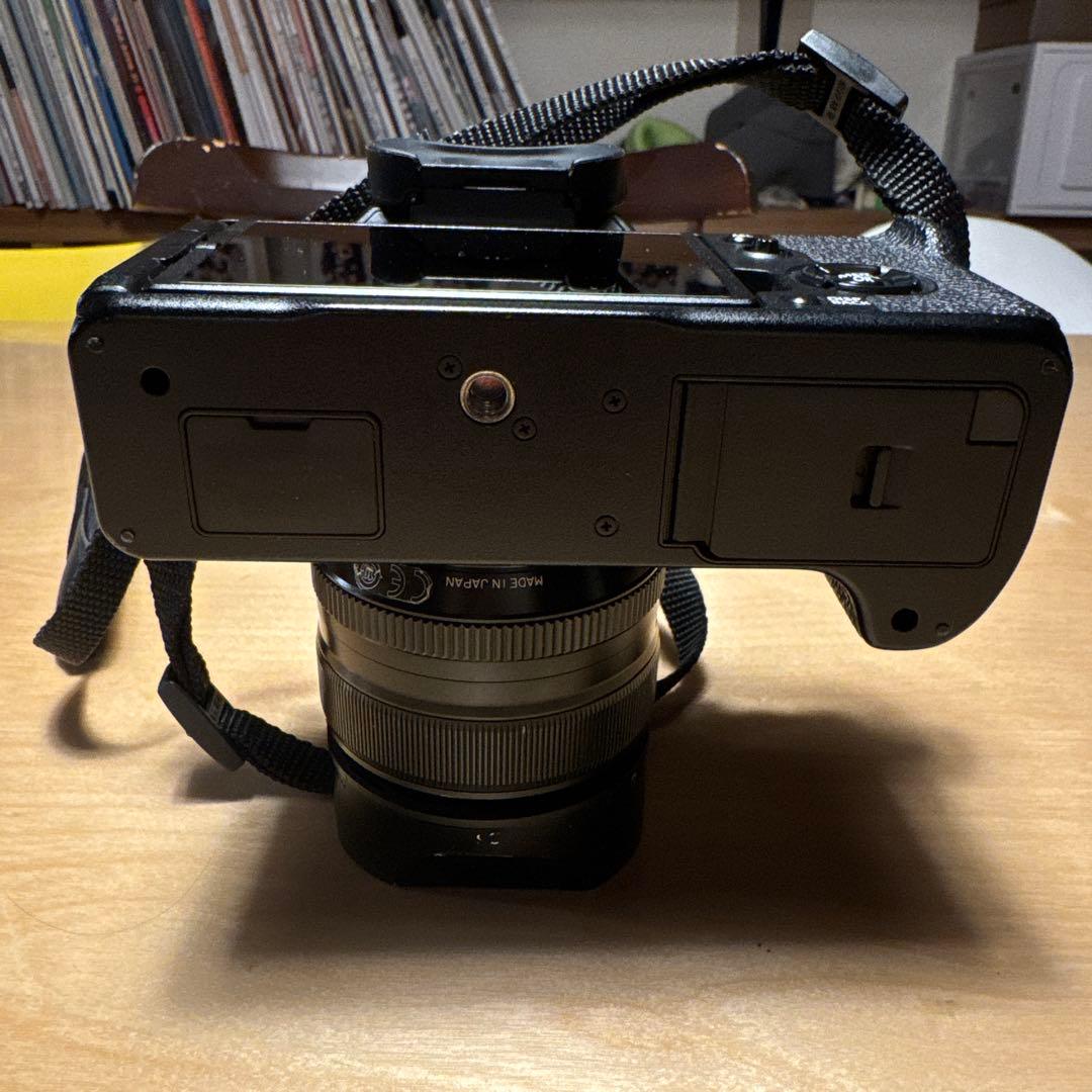 富士フィルムFUJIFILM　X-T4ボディ+35mmf1.4レンズ