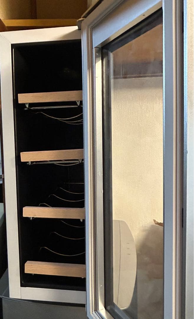 2023年 CE-4W-W ペルチェ方式 4本収納用ワインセラー デバイスタイル