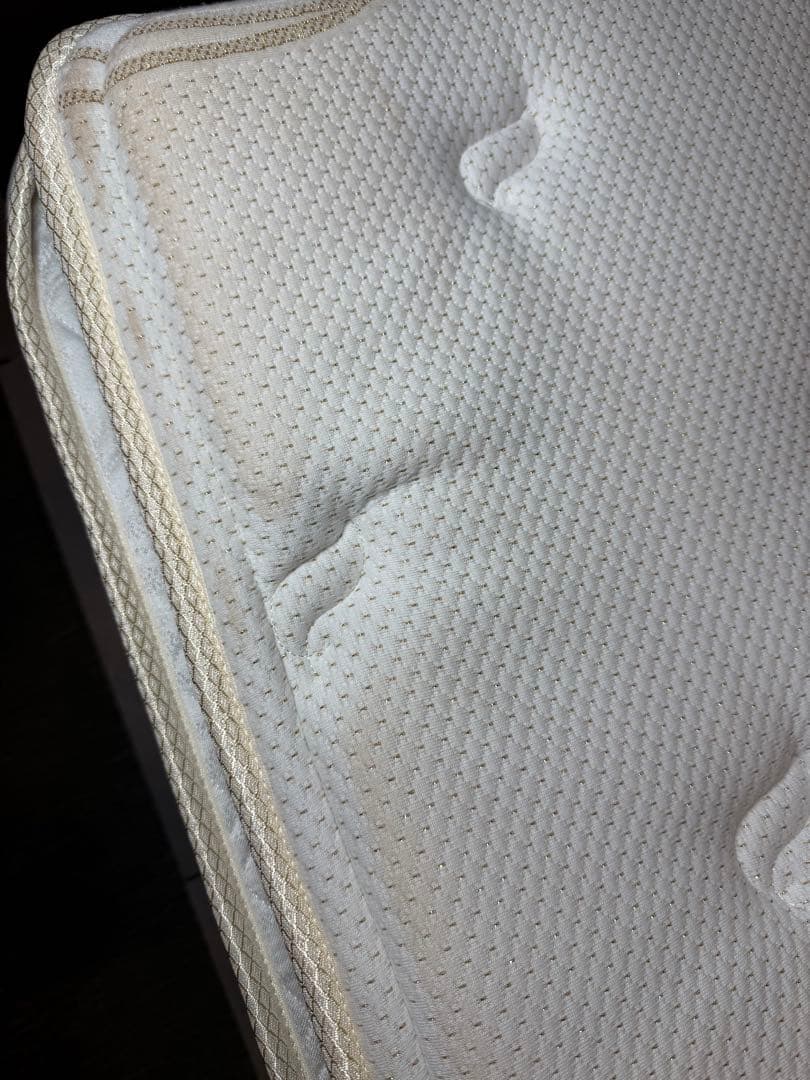 シモンズ ゴールデンバリュー ピロートップ セミダブル マットレス AA2122